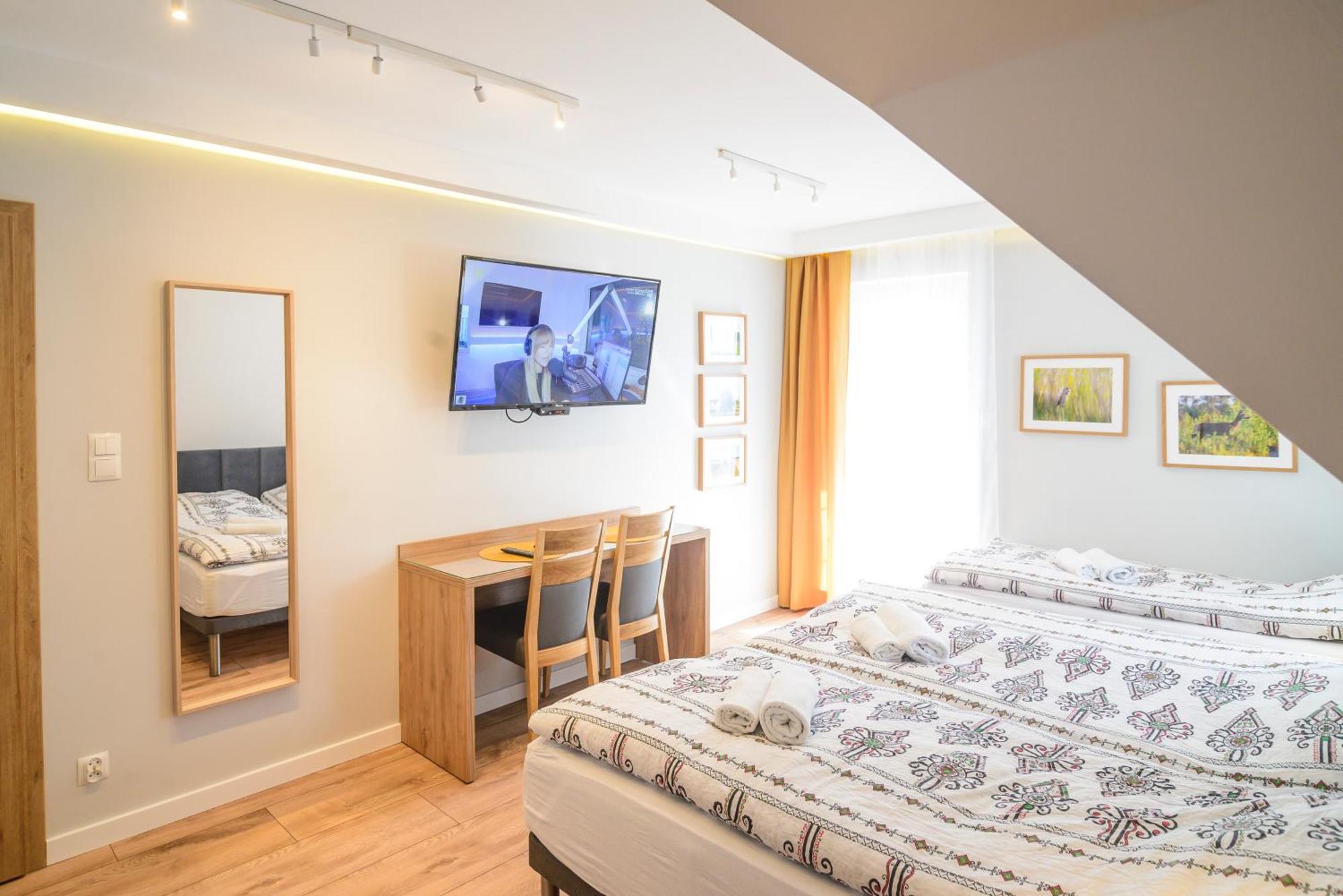 Pensjonat Srebrny Klon Bytów Exteriör bild